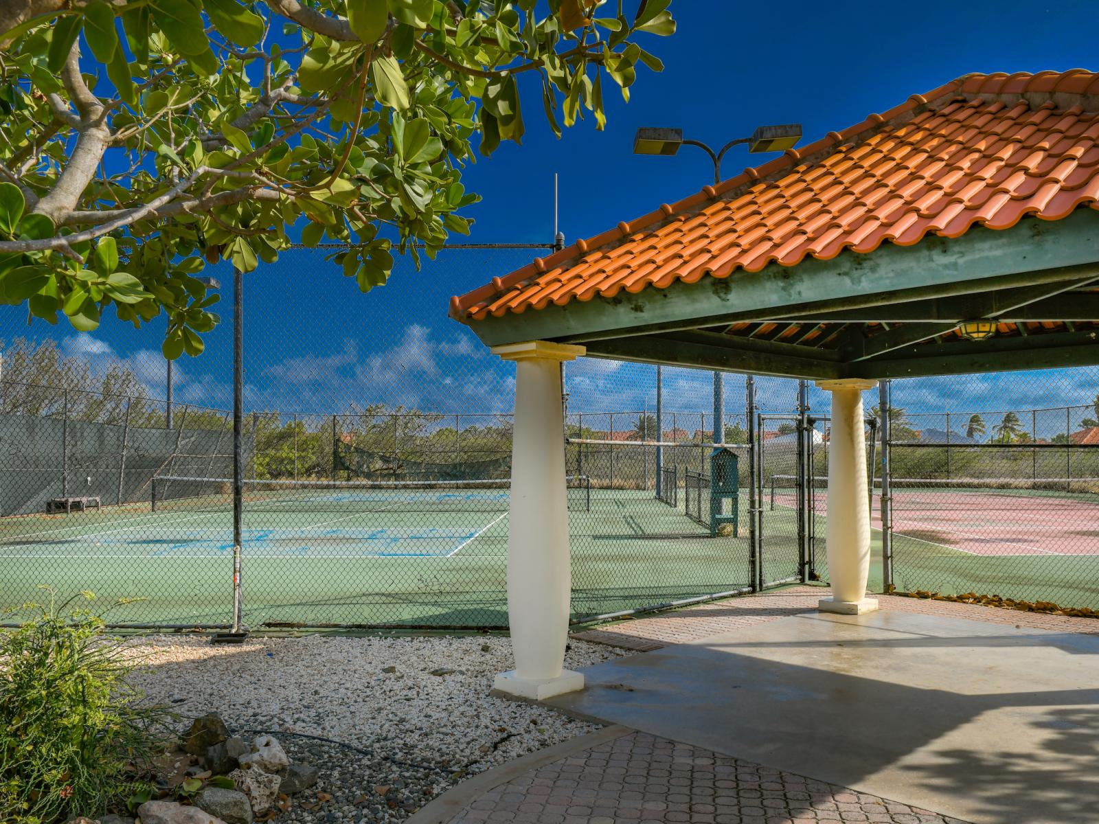 Tierra del Sol Aruba tennis courts