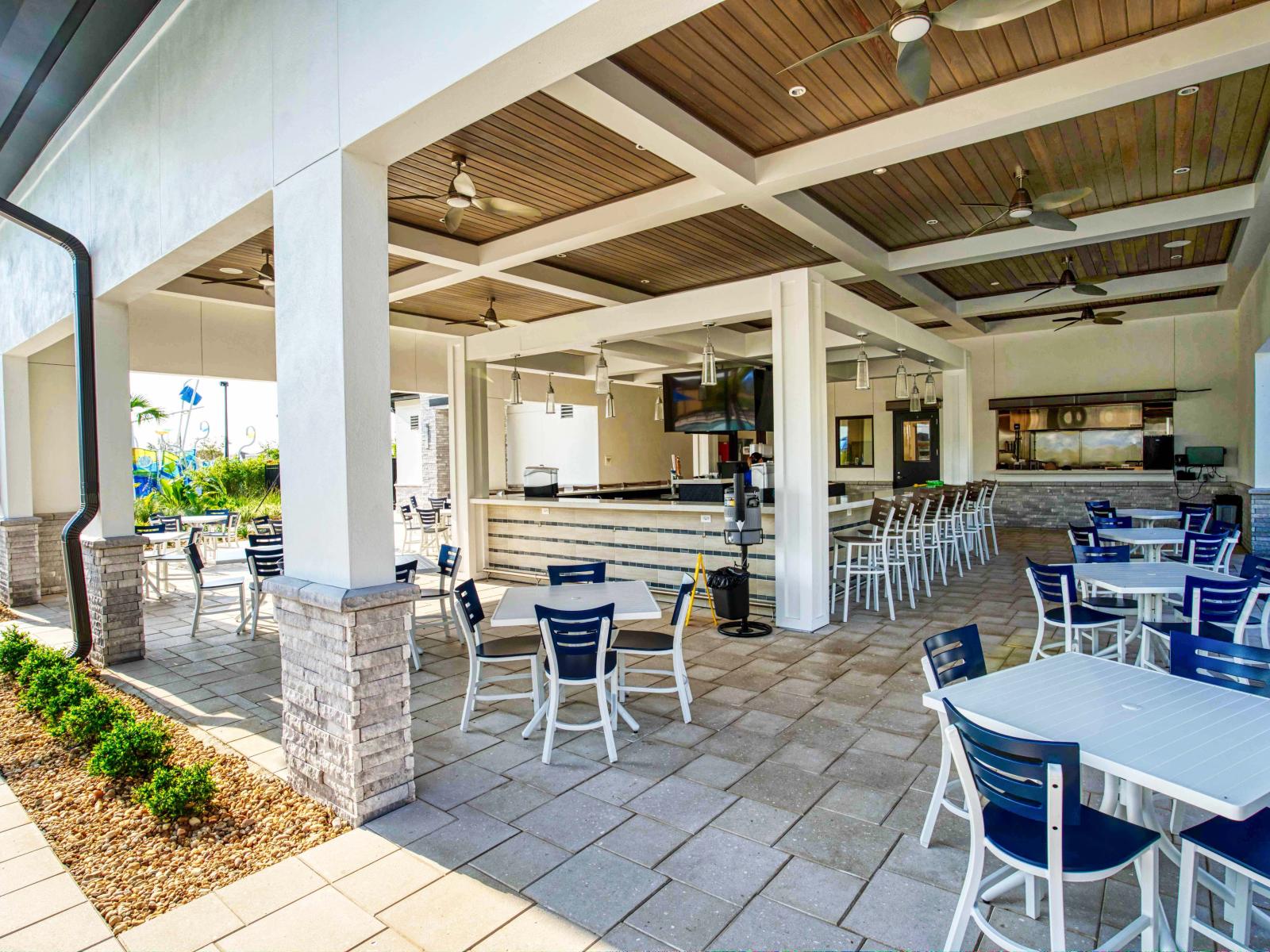 The Retreat Club at ChampionsGate resort pool bar