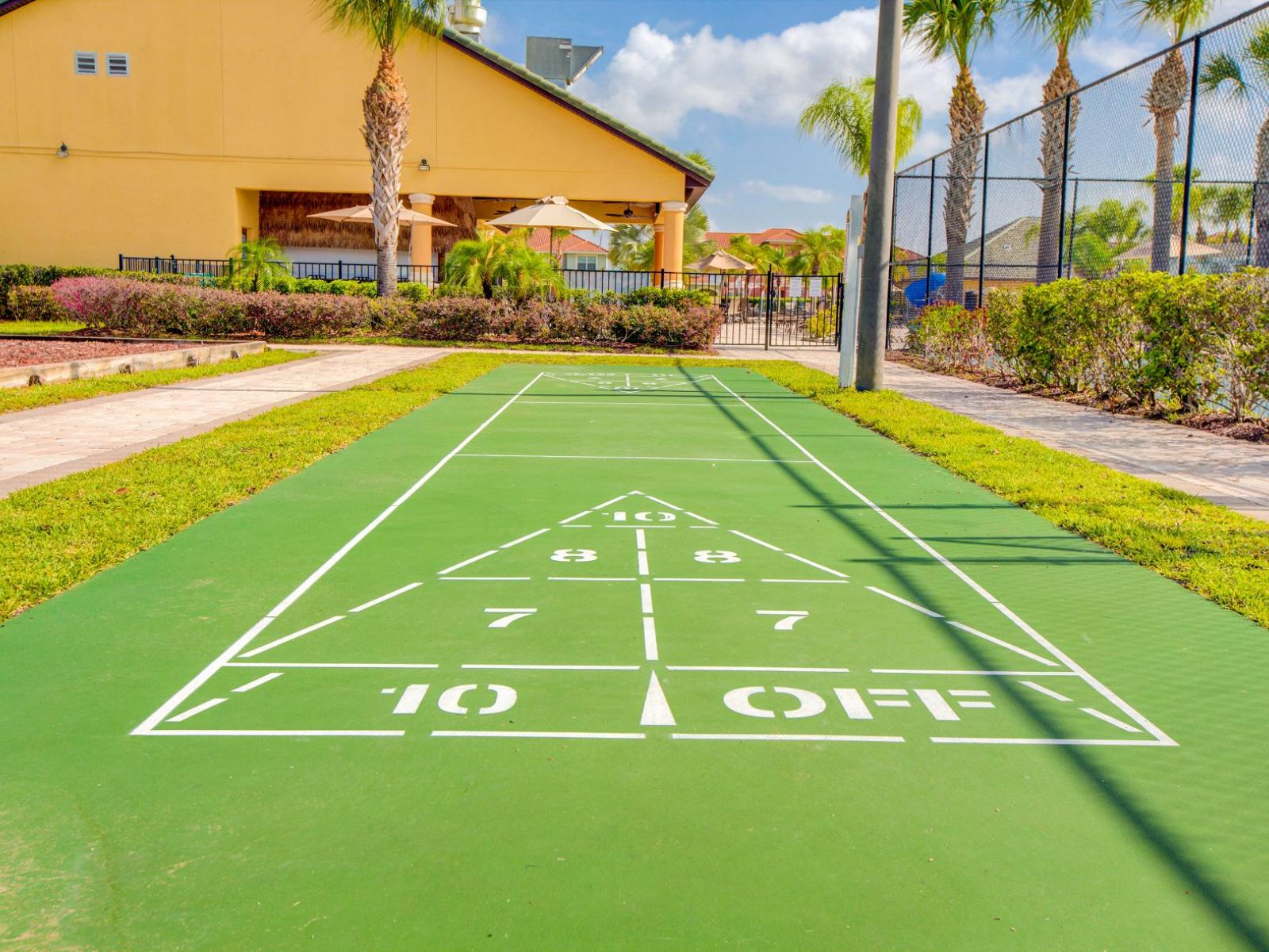 Paradise Palms - Shuffleboard