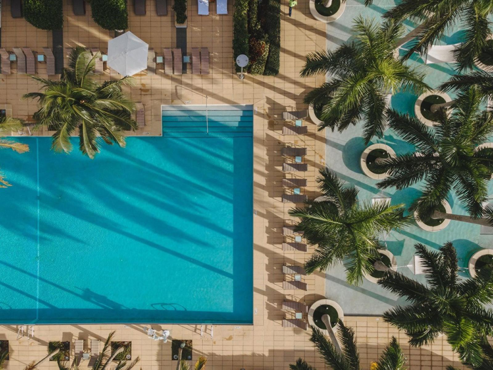 Four Seasons Hotel Miami Pool Terrace