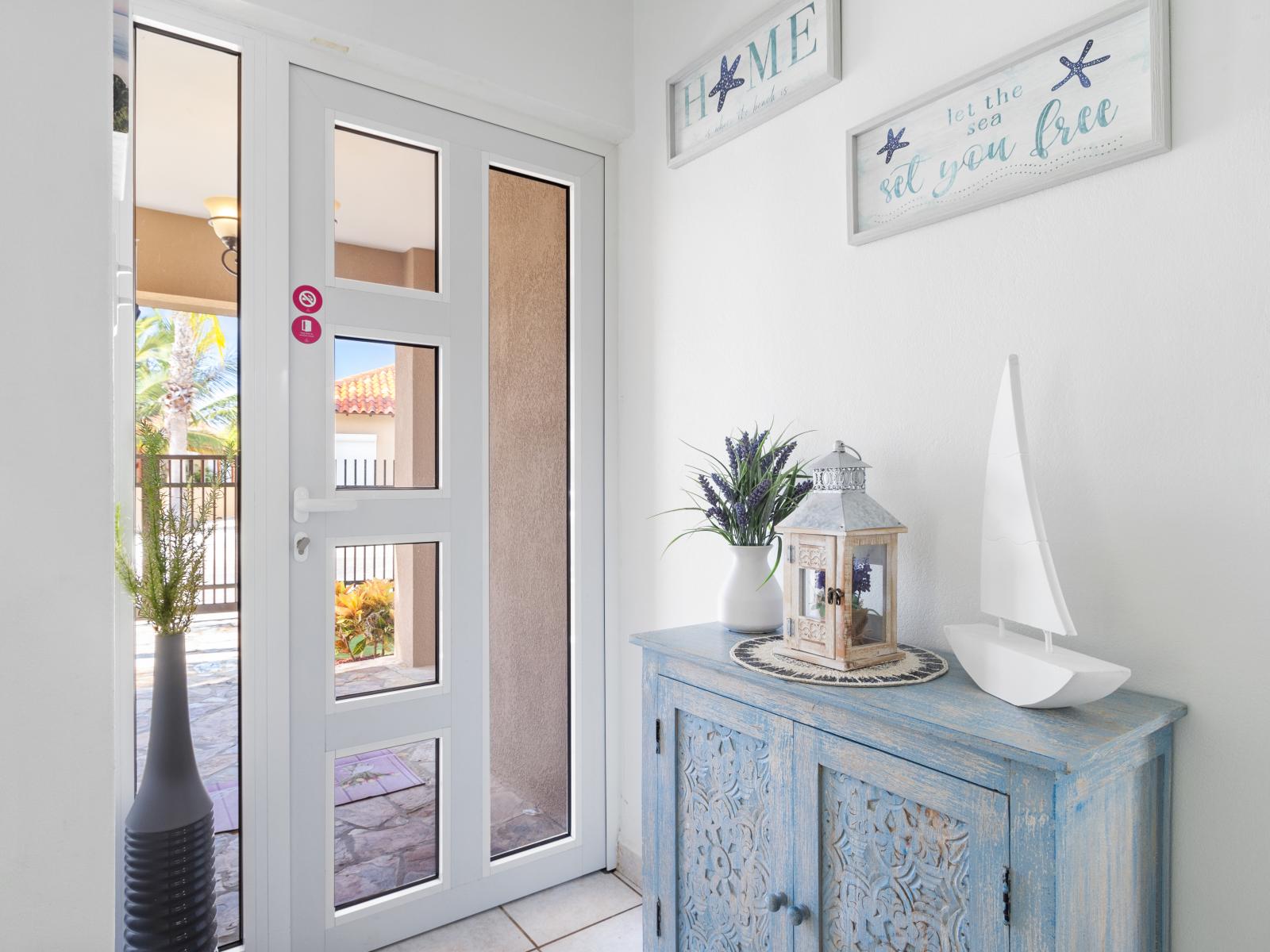 Inviting Entrance Area of the 2BR Home in Davenport - Spacious entrance gate. - Breathe fresh air with our thoughtfully placed green companions