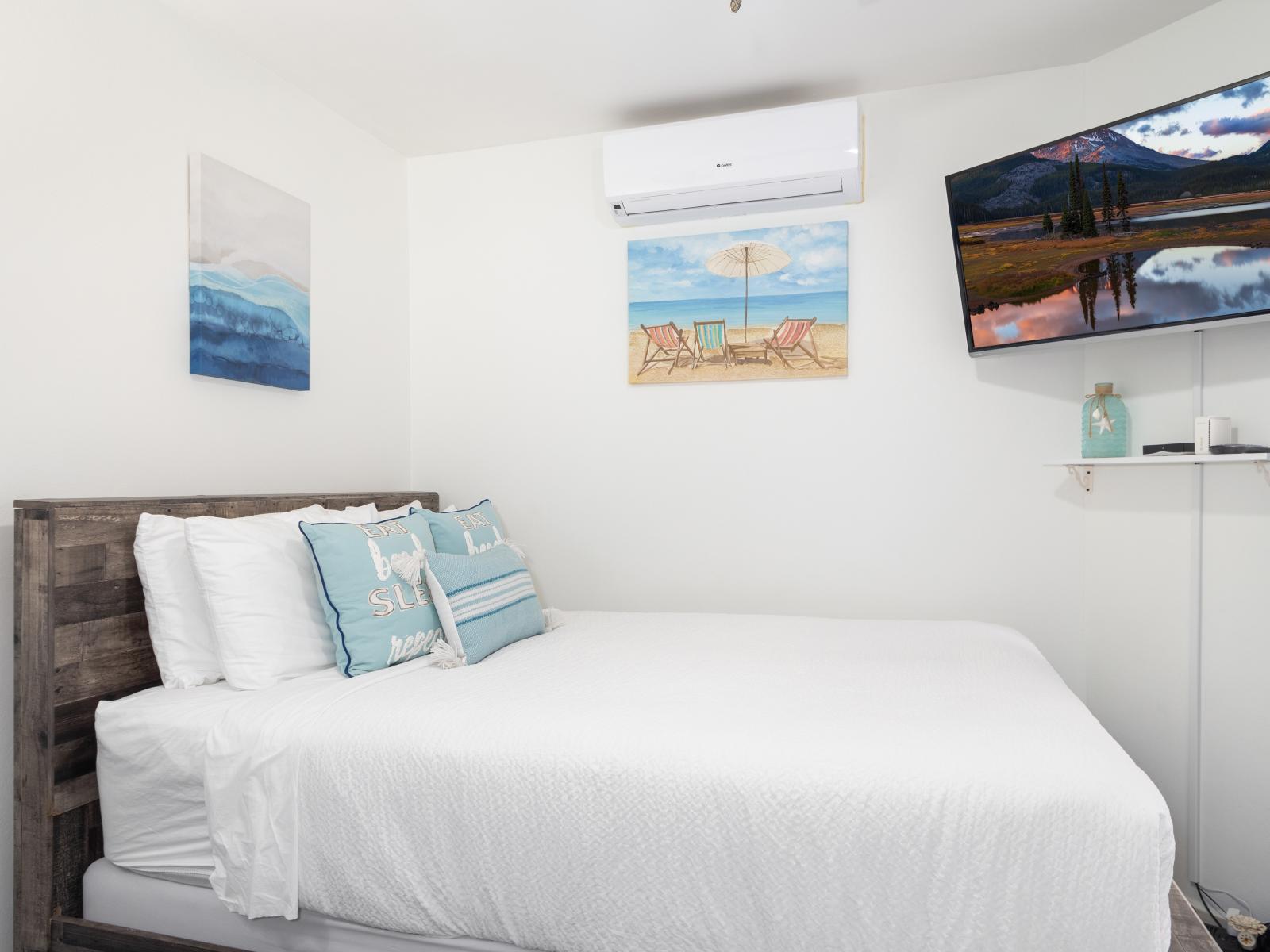 Exquisite Bedroom of the 2BR Home in Noord Aruba - Queen size comfy bed - Cozy retreat with a plush bed, perfect for relaxation - Smart TV and Netflix