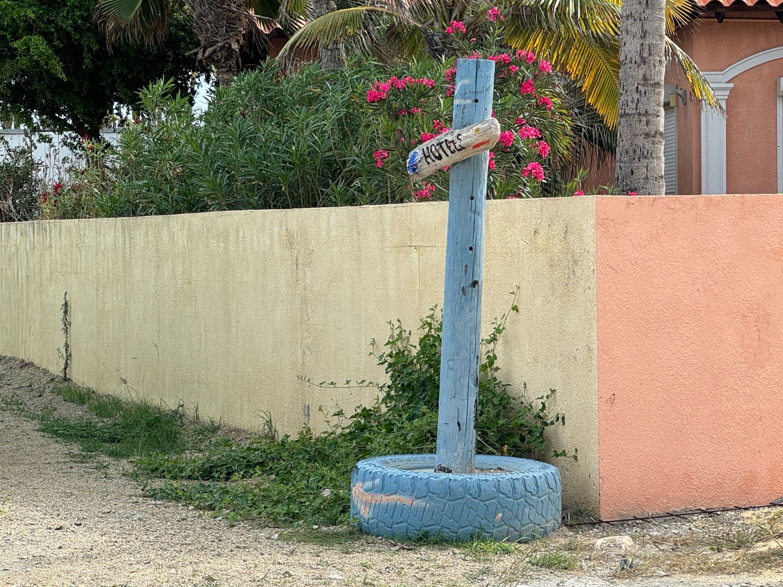 Pathway to walk to Beach and Hotels form the neighborhood