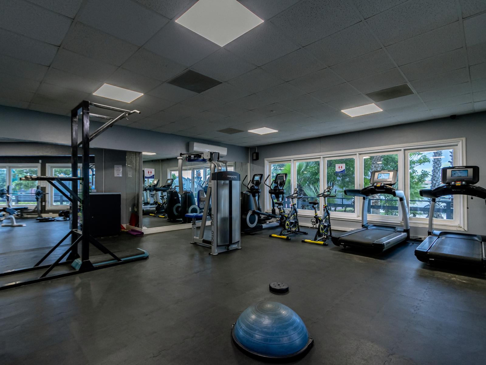 Experience top-notch facilities and personalized fitness experiences at the Aruba Racquet Club Gym, designed to elevate your health journey.