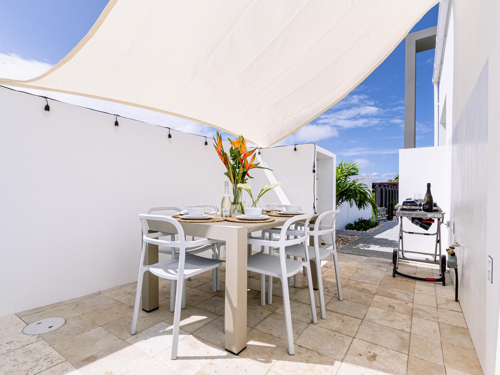 Outdoor Dining Area of the Home in Oranjestad Aruba - 6 Persons Dining - Experience outdoor bliss with charming dining