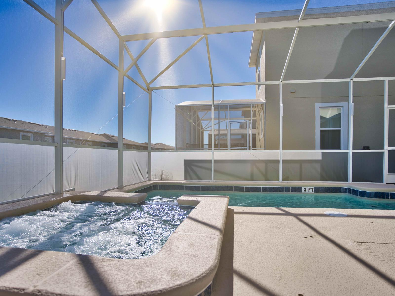 Amazing Pool Area of the Townhouse in Davenport Florida - Experience the epitome of relaxation in our outdoor pool and jacuzzi - Designed for pure leisure and rejuvenation