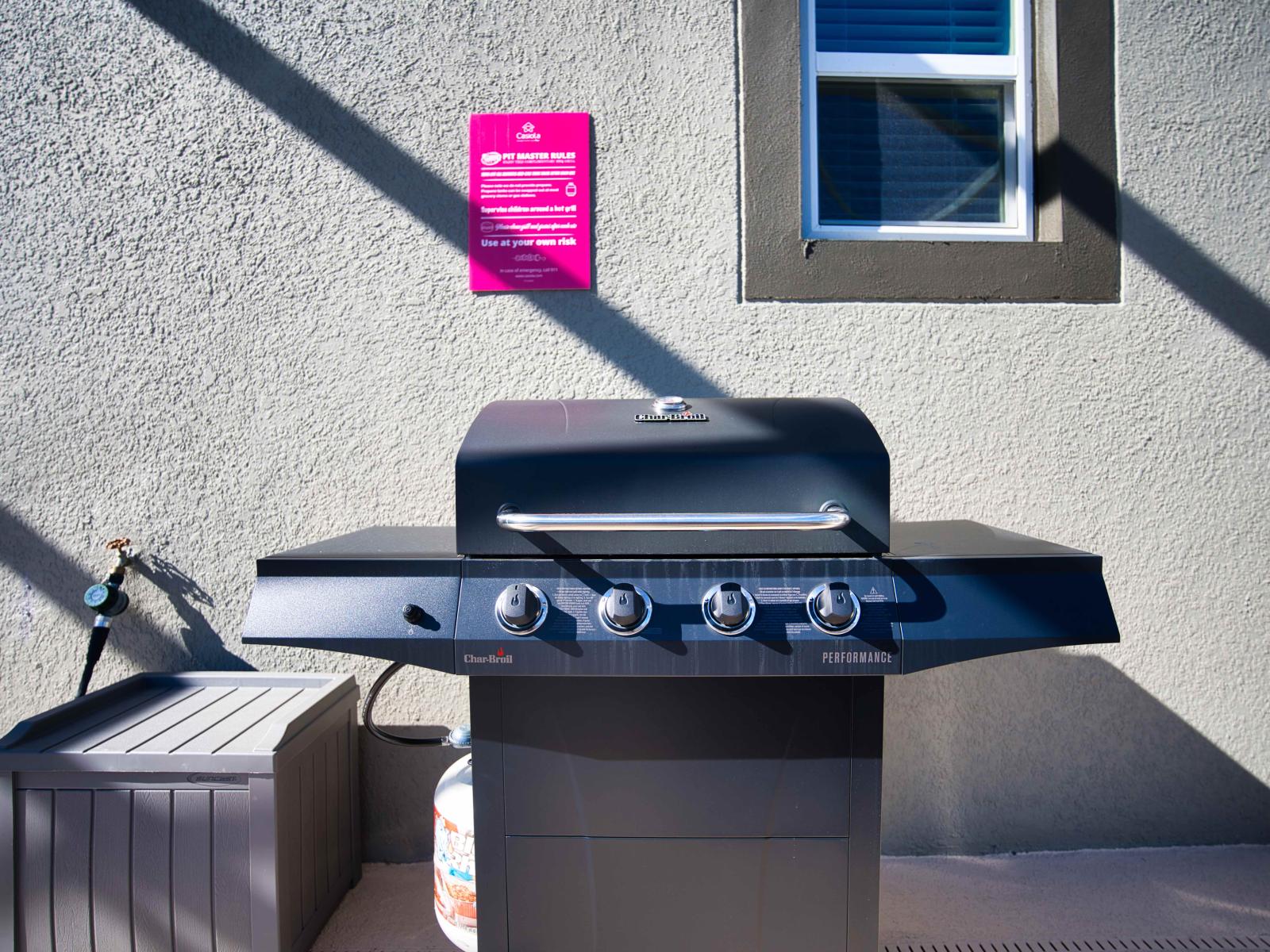 BBQ Area of the Townhouse in Davenport Florida - Elevate your stay with our outdoor grilling space - The perfect spot to sizzle up some flavor under the open sky