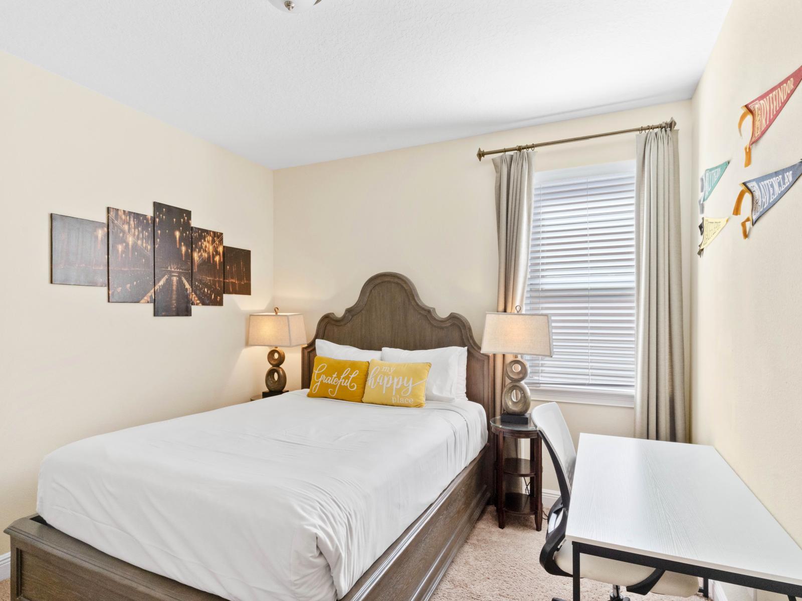 Lush Bedroom of the Home in Kissimmee Florida - Experience a tranquil escape in cozy bedroom - Featuring a plush double bed  - Perfect blend of comfort and entertainment - Smart TV and Netflix