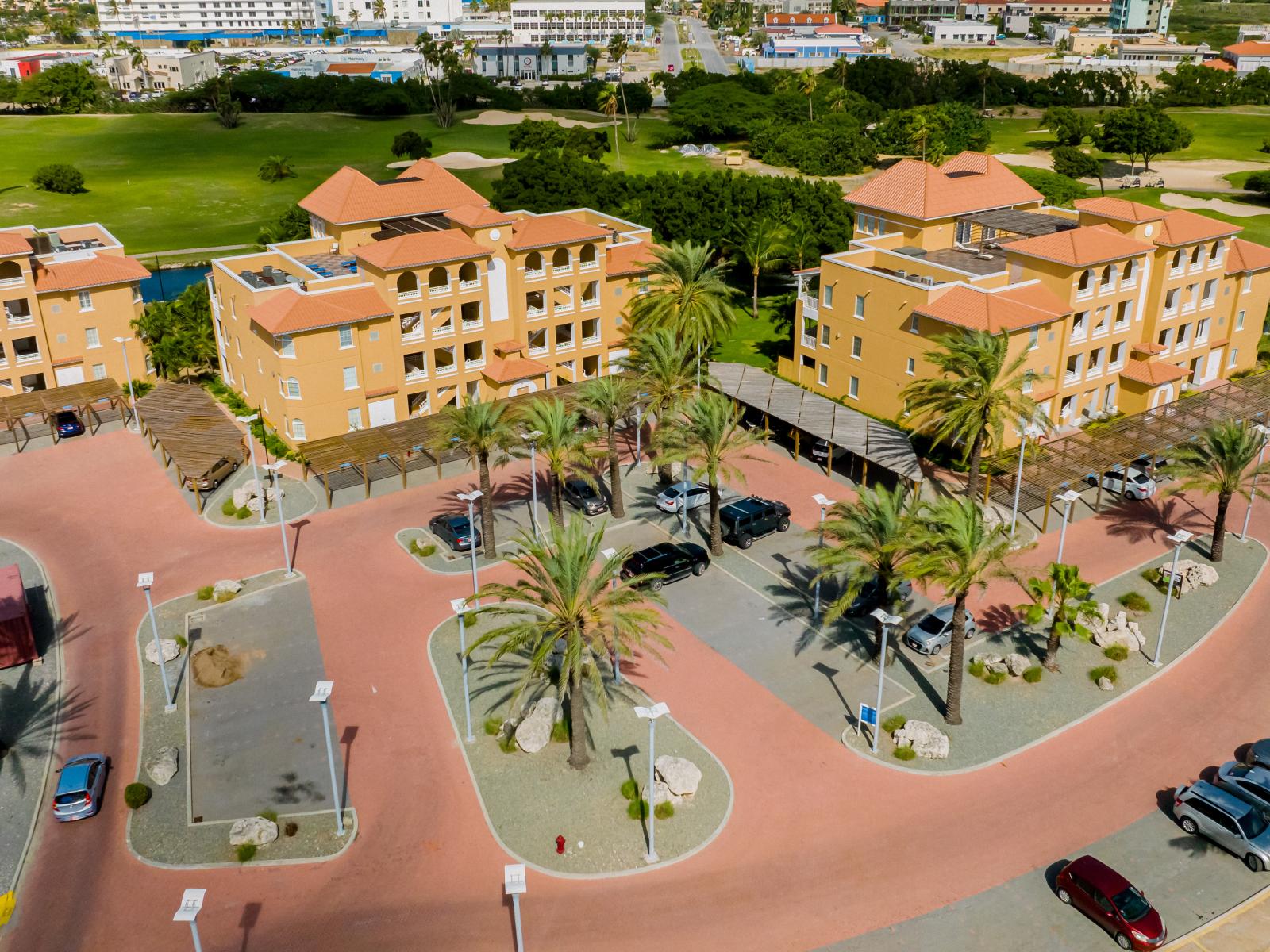 Pleasant of Divi Village pool in Noord Aruba - Plenty of parking for space - Superbly designed area - Refreshing Environment - Vibrant Atmosphere