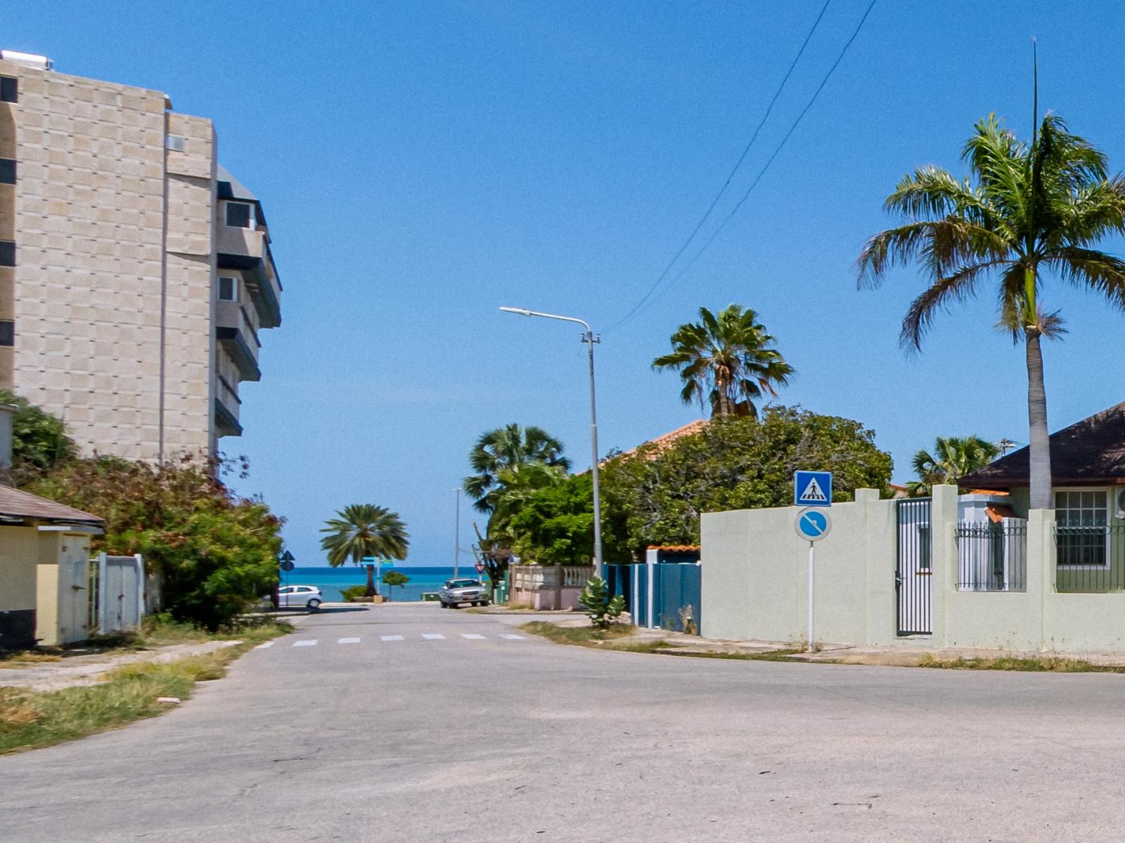 Neat and clean wide roads in Oranjestad, Aruba - Just few minutes walk to the beach - Wide road that leads direct to the beach - Stunningly located apartment with easy access to the beach