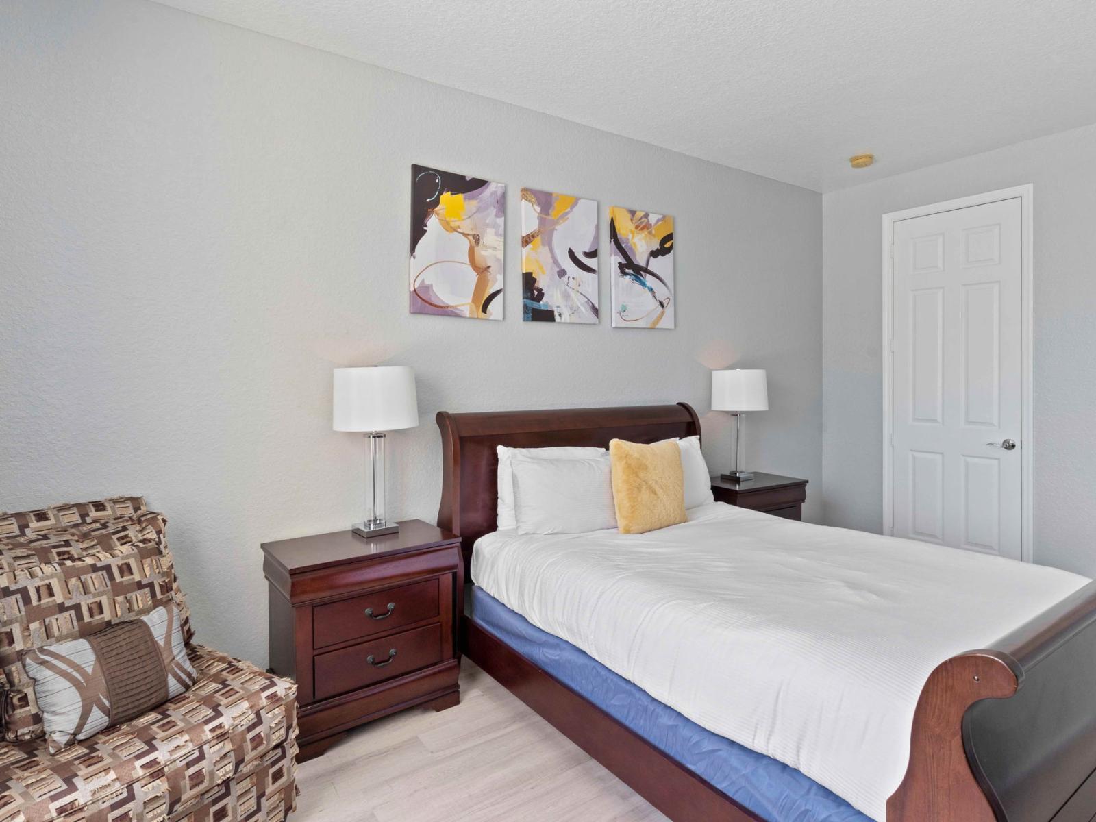 3rd bedroom with queen size bed  Enjoy a cozy and happy place  in this modern style bedroom.