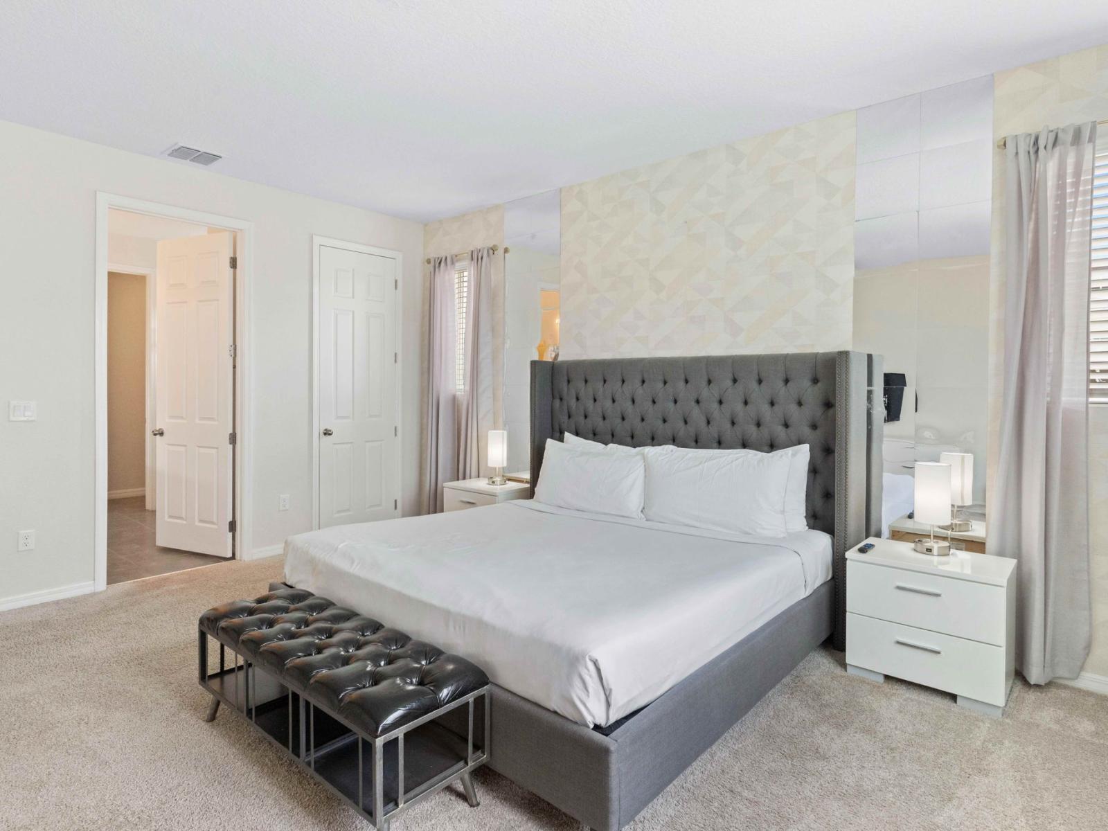 Relaxing bedroom of the home in Kissimmee Florida - Retreat to the comfort of doubled bed - A sanctuary of opulence and tranquility - En-suite bathroom for privacy - Strategic use of mirrors to enhance the perception of space