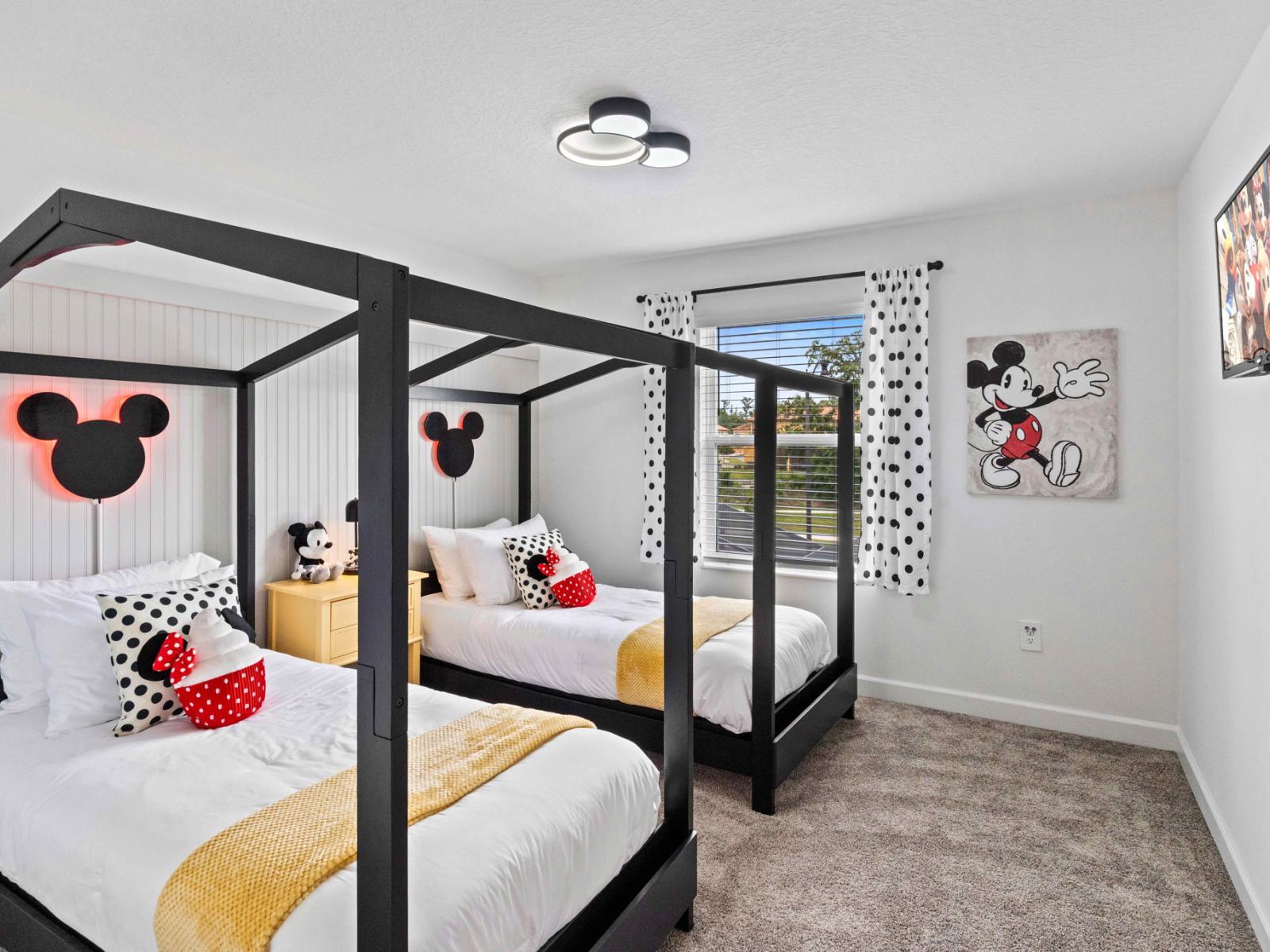 Mickey Mouse themed bedroom of the townhouse in Kissimmee Florida - Comfy beds for restful nights - Tranquil ambiance for restful nights of sleep. - A dream retreat for Mickey's fans