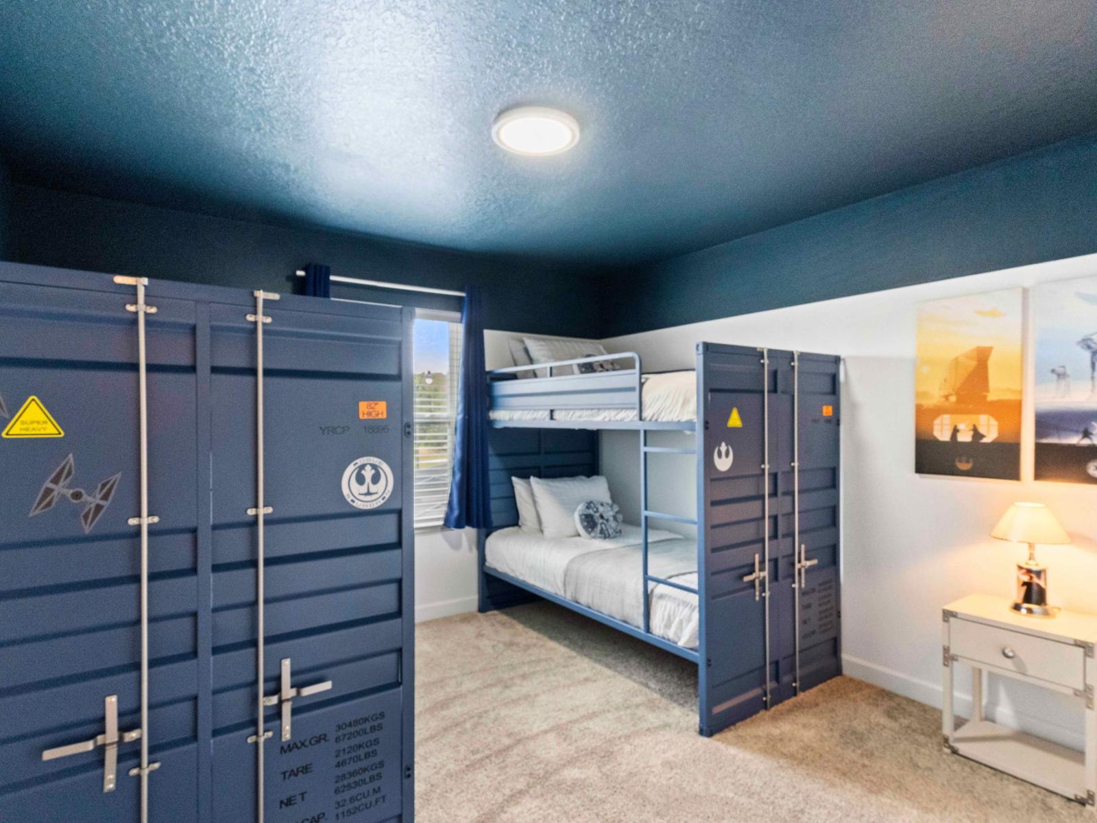 Stylish bedroom of the townhouse in Kissimmee Florida - 2 bunk beds comfortable for 4 persons - Thoughtfully designed decor for a serene atmosphere - A soothing color palette for relaxation and rejuvenation