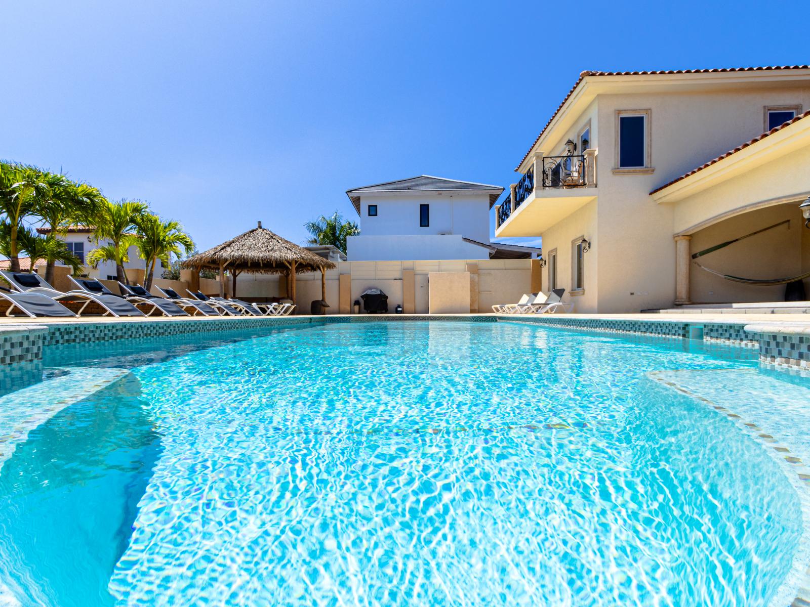 Your Personal Oasis: Dive into Relaxation in Our Refreshing Private Pool! 🏊💦