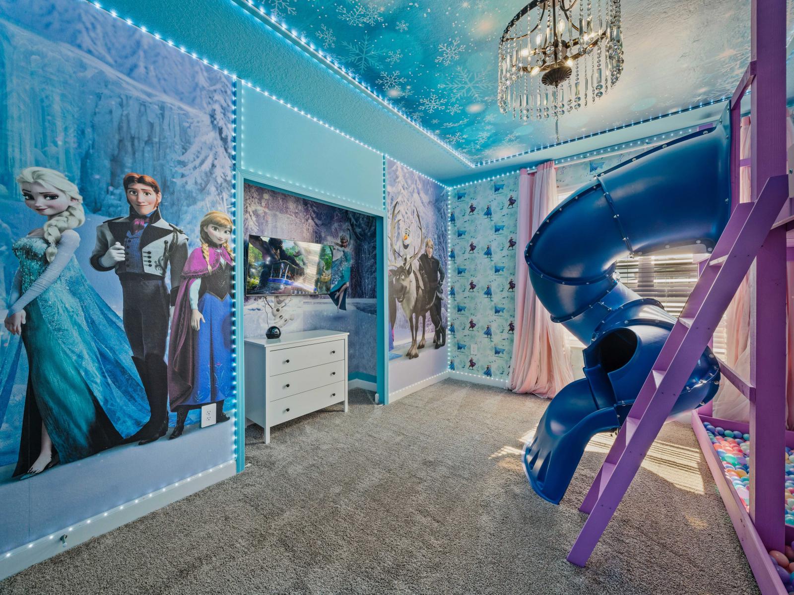 Frozen Themed Bedroom of the Home in Davenport Florida - Comfy bunker bed - Play Area and slides for endless fun - Smart TV and Netflix