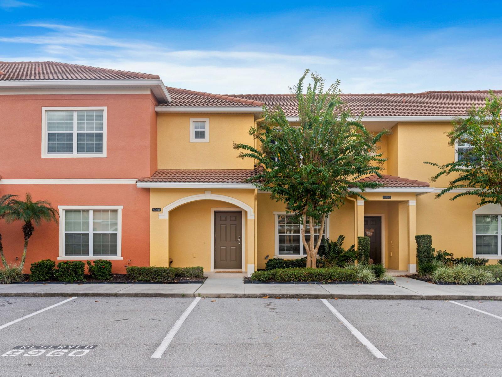 Delightful entrance of the townhouse in Kissimmee Florida - Discover the seamless blend of luxury and convenience - Your exclusive passage to a delightful stay