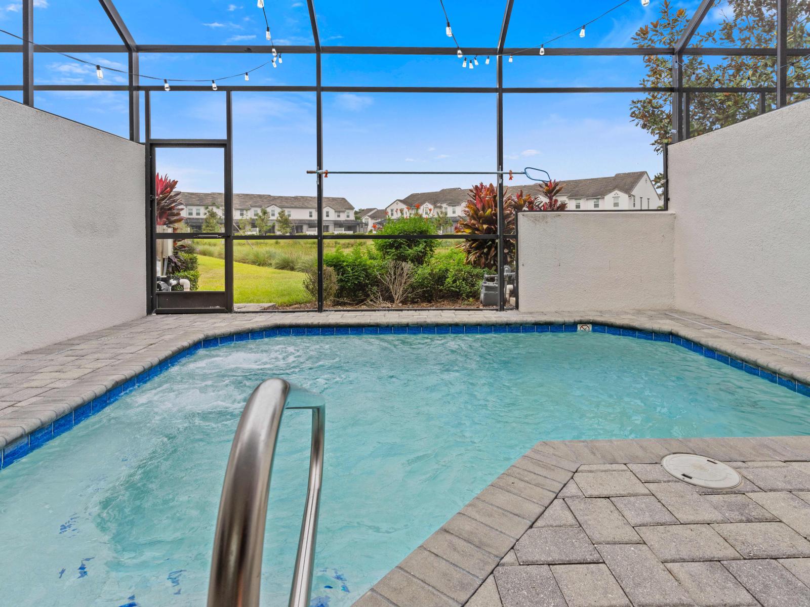 Stunning Private Pool of the Townhouse in Davenport Florida - Dive into a refreshing poolside escape - Lounge in tranquility by the sparkling waters