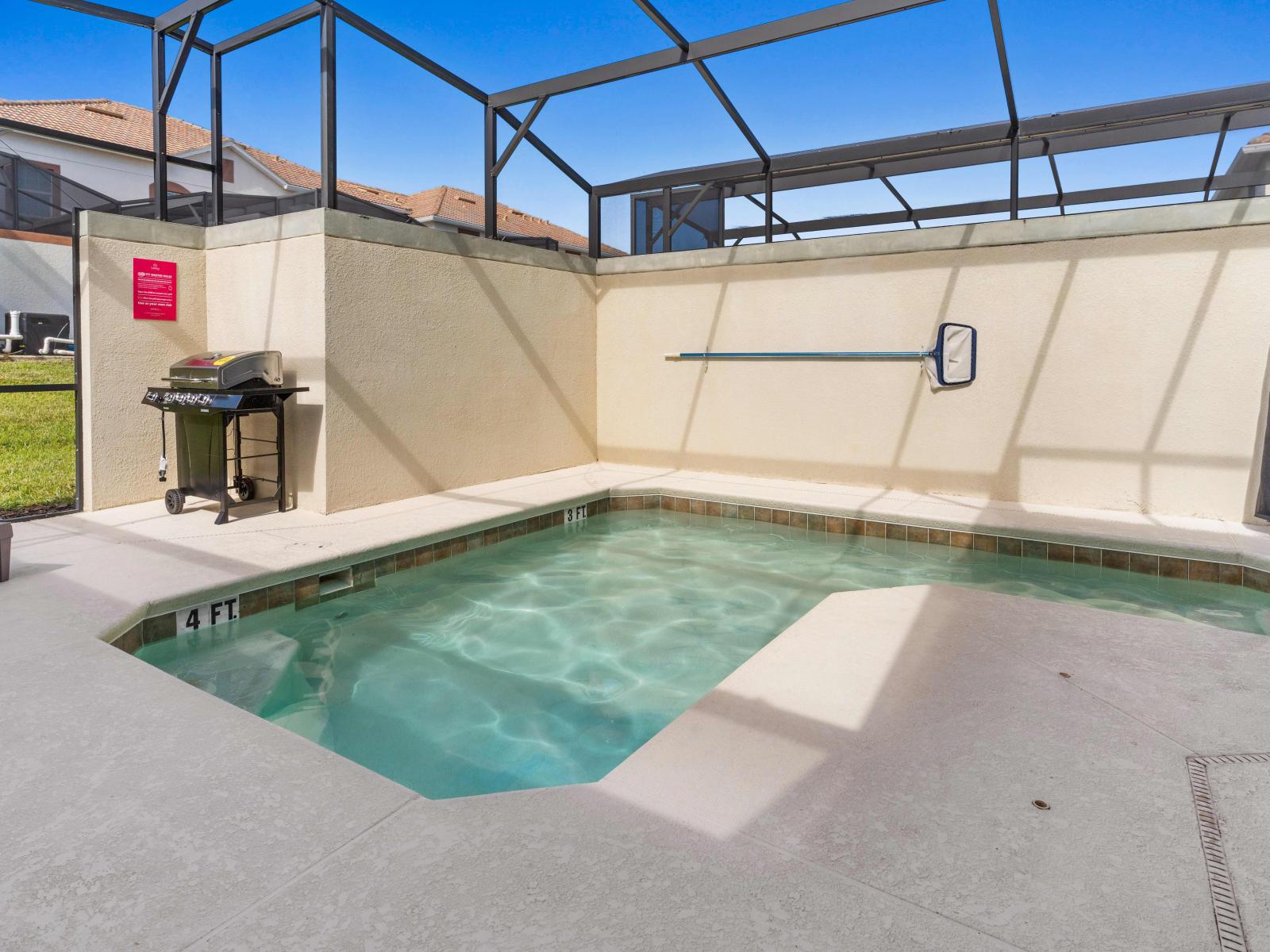 Amazing private Pool of the Apartment in Davenport - Cosy beach chairs available - Dive into refreshing poolside escape - Immerse yourself in the cool elegance of our pool - Experience ultimate relaxation in our poolside paradise