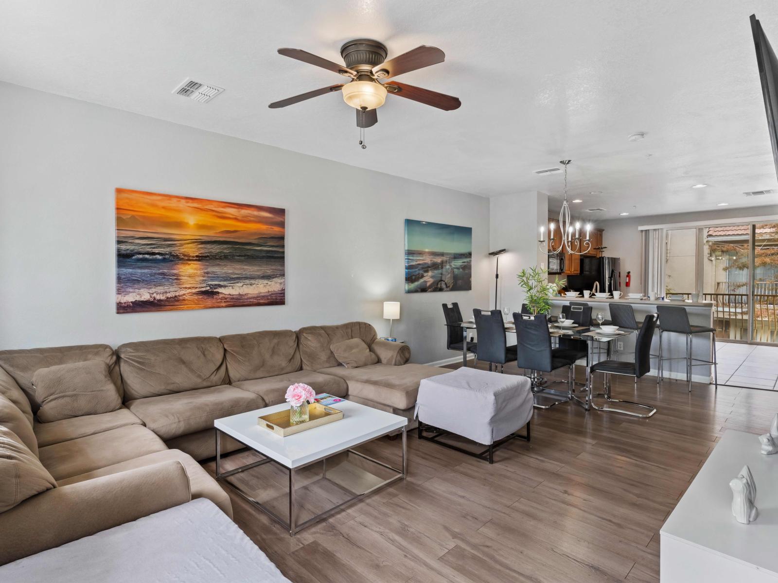 Luxury Living Area of the townhouse in Orlando Florida - Immerse yourself in the comfort of spacious living area - Smart TV and Netflix - Elegantly decorated space with a neutral color palette for a timeless appeal