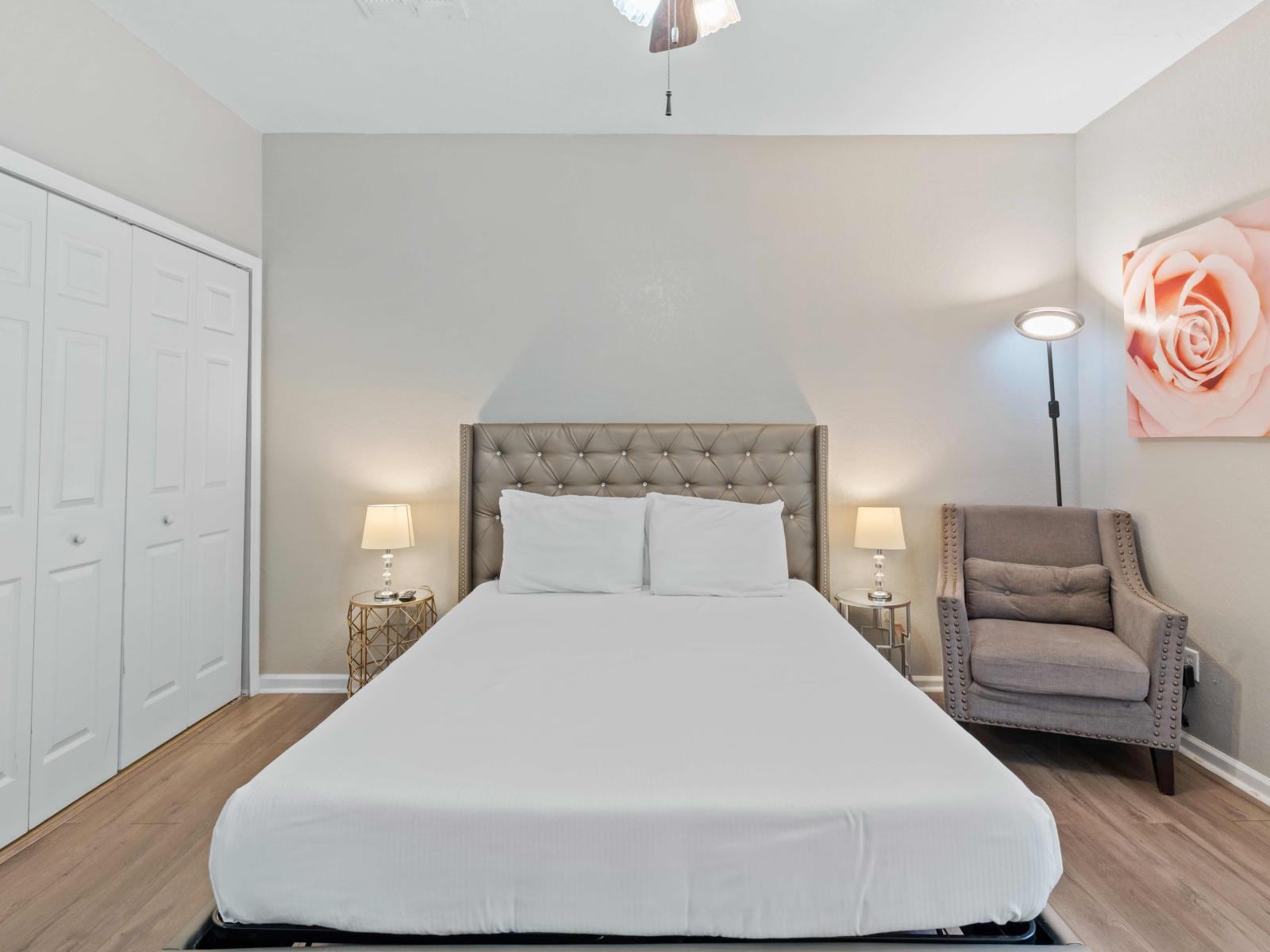 Ground-Floor Serenity: Bedroom Suite 1 at Vista Cay Resort offers a tranquil escape with a queen-size bed and en-suite bathroom, providing guests with a cozy retreat and convenient access to relaxation in the heart of the resort.