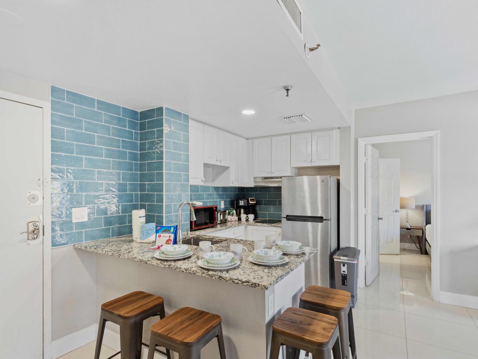 Kitchen with breakfast bar