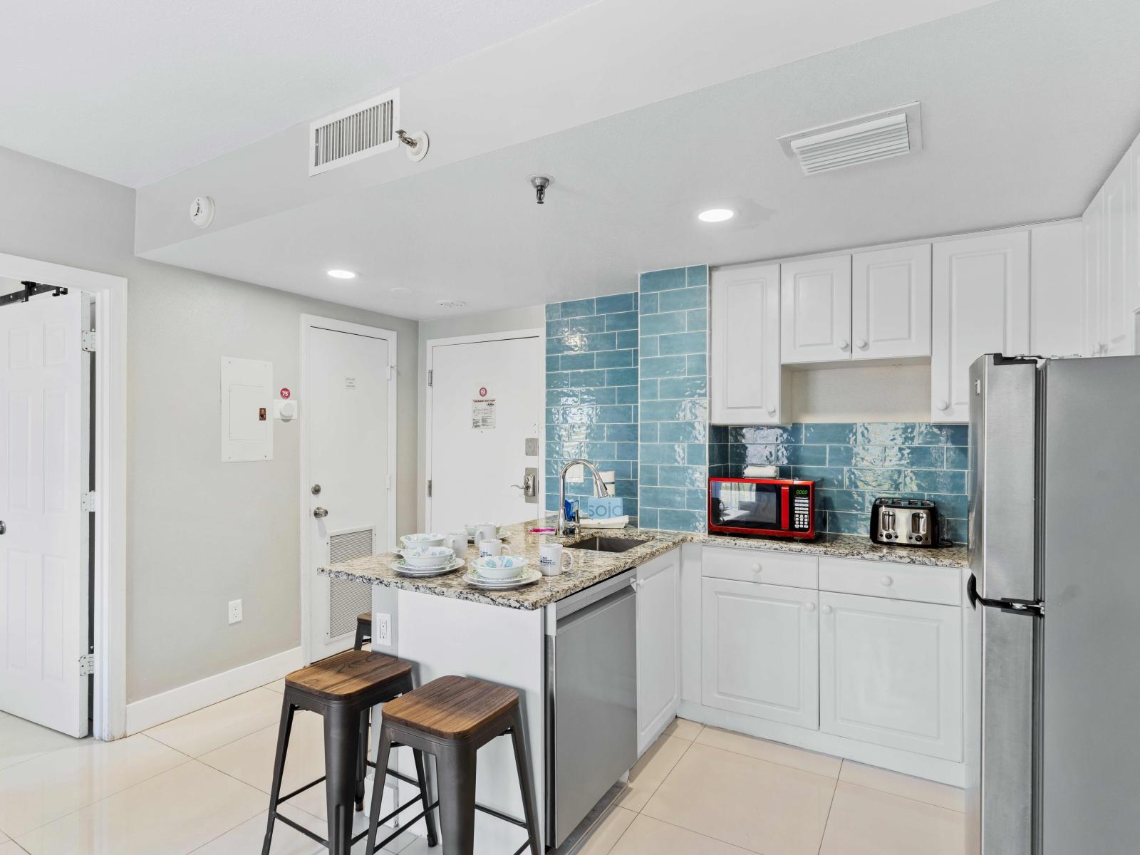 Kitchen with breakfast bar