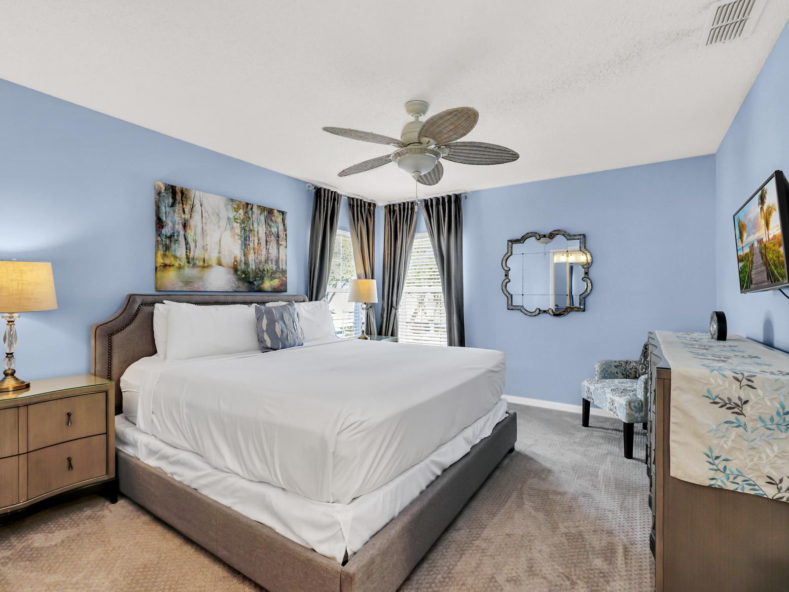 Peasant Bedroom of the Home in Kissimmee Florida - Smart TV and Netflix - High-end furnishings and designer touches - Comfy double bed