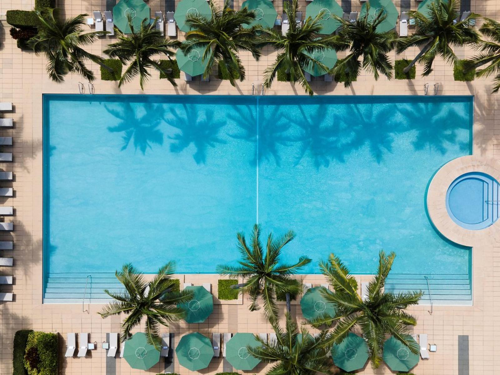 Where Every Moment is Refreshing: Enjoy the Exquisite Pool at Four Seasons Hotel Miami.