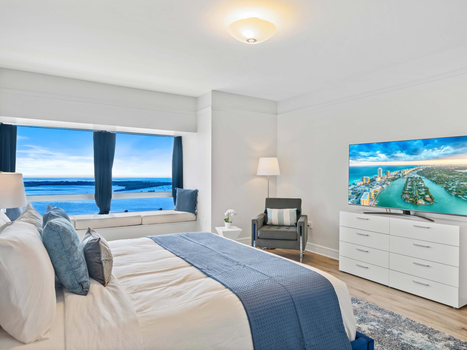 Bright Bedroom of the Condo in Miami Florida - Smart TV and Netflix - Spacious bedroom offering comfort and style - Stunning Ocean Views - Luxurious bedding for a restful night's sleep