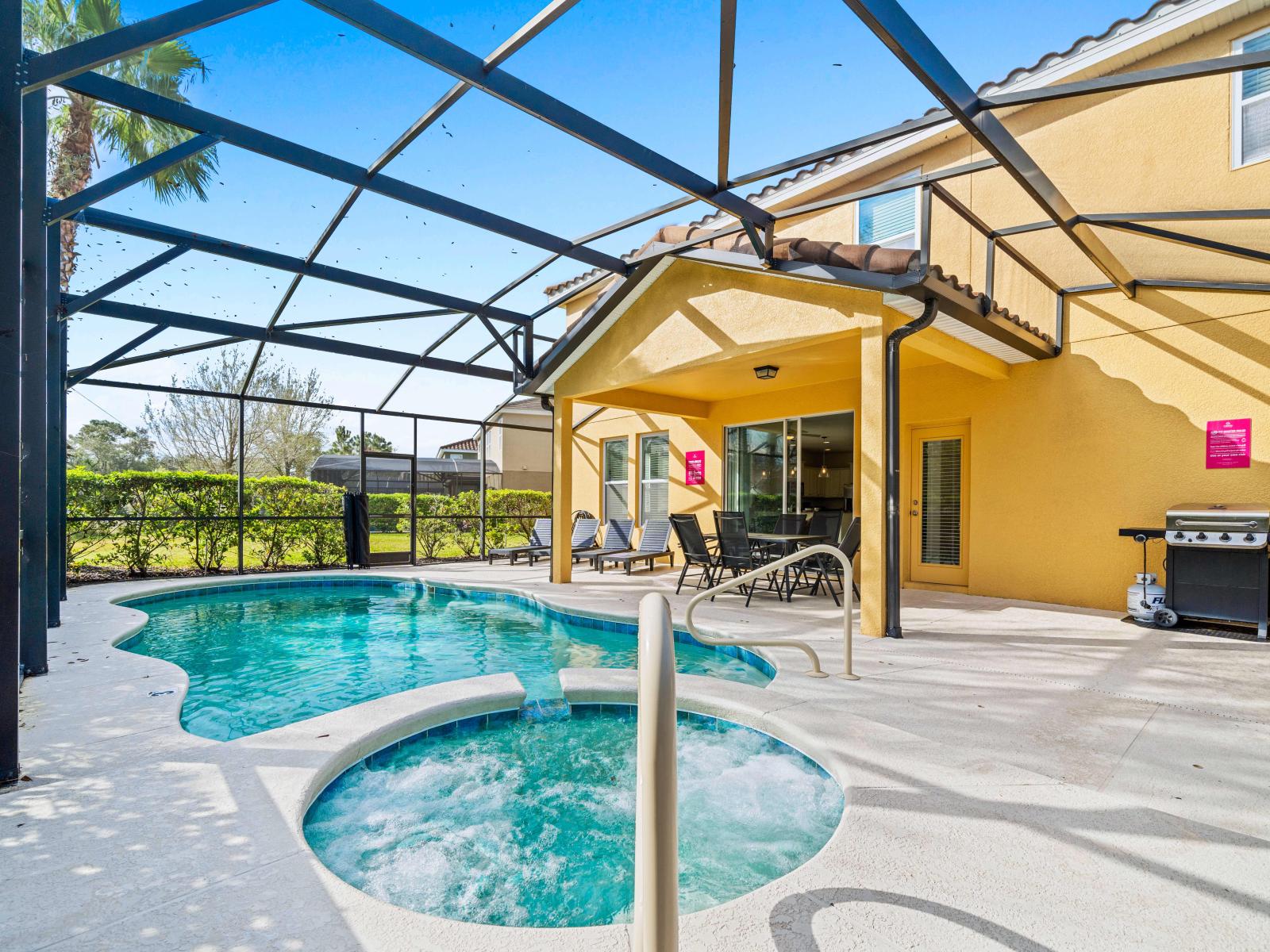 Splendid Private Pool of the Apartment in Davenport - Cosy beach chairs available - Dive into refreshing poolside escape - Immerse yourself in the cool elegance of our pool - Experience ultimate relaxation in our poolside paradise