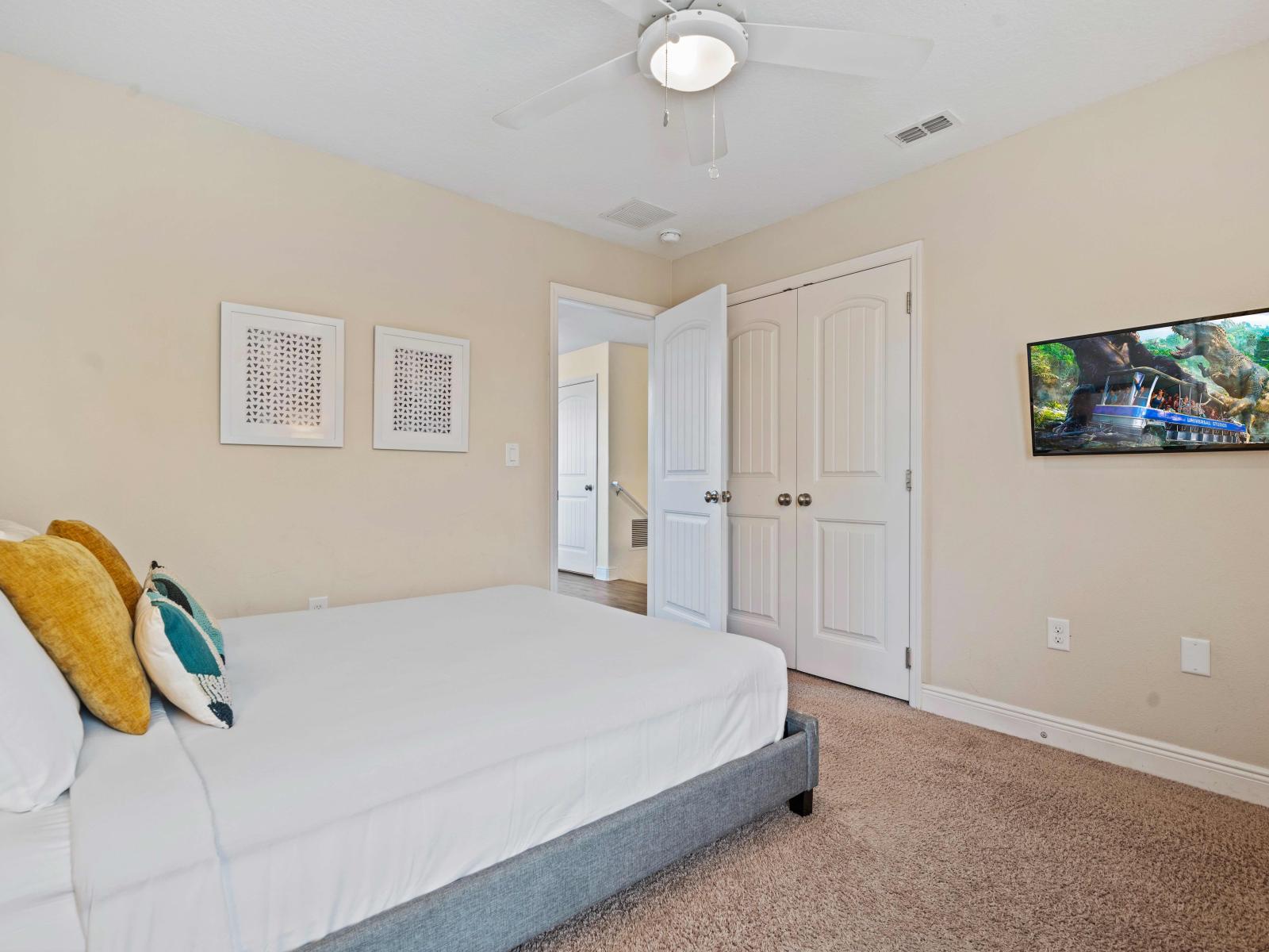 Luxury bedroom of the home in Davenport - Stunningly carpeted floor - Smart TV and Netflix available - Relaxing bed With soft pillows and neat and clean linen - A space as unique as you are full of restful nights