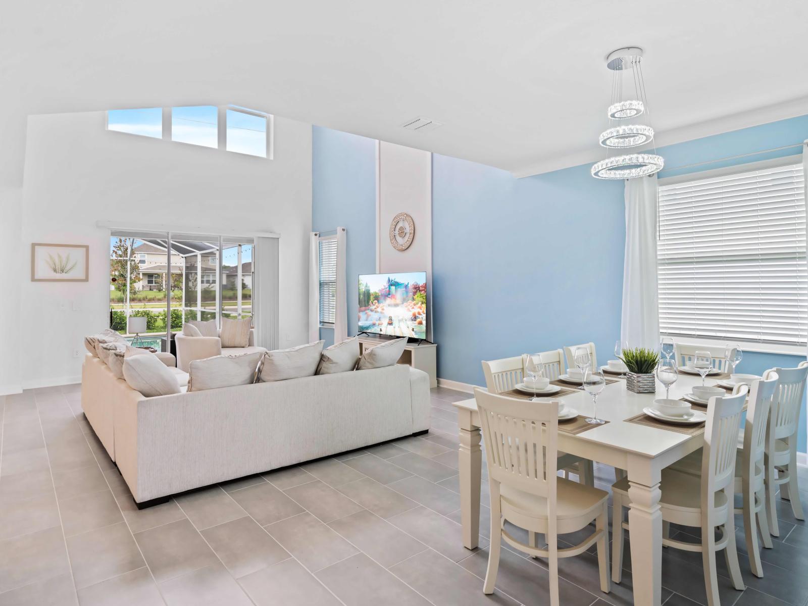 Alluring Living Area of the Apartment in Kissimmee Florida - Smart use of space with multifunctional furniture for a beautiful environment - Open-concept living area seamlessly connected to a chic dining space - Smart TV and Netflix - Comfy Sofas