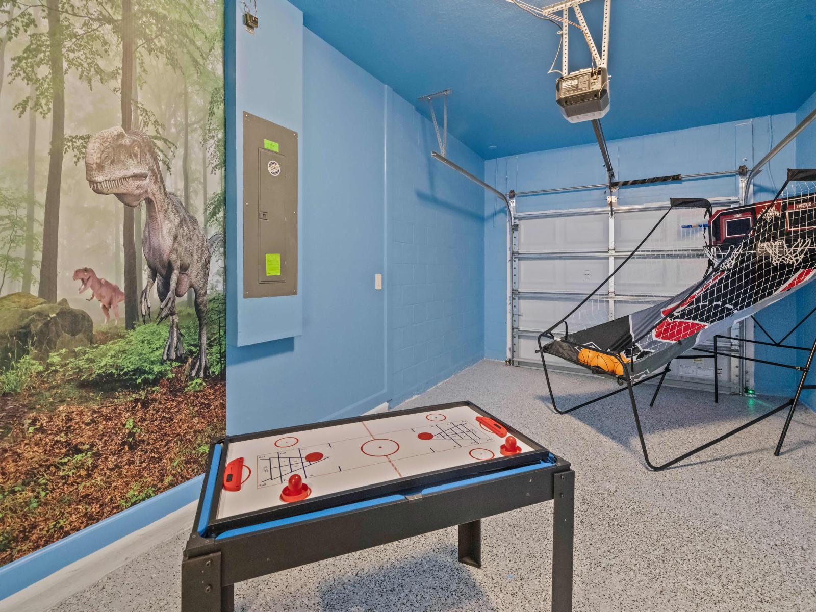 Entertaining Game room of the Apartment in Kissimmee Florida - With a air hockey table - Level up your vacation experience at Game Room fun for all ages! - Create unforgettable memories with friends and family in spacious game room