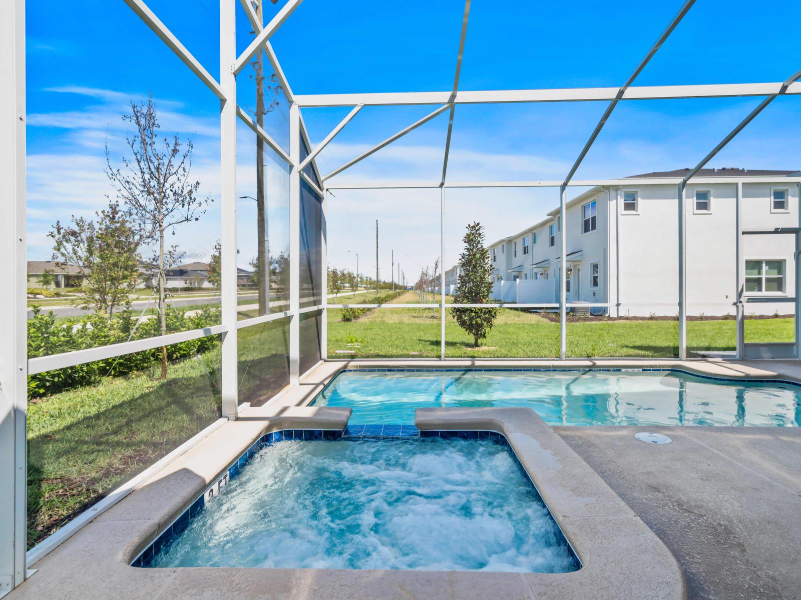 Splendid Private Pool of the Apartment in Kissimmee Florida - Dive into refreshing poolside escape - Lounge in tranquility by the sparkling waters - Immerse yourself in the cool elegance of pool - Experience ultimate relaxation in poolside paradise