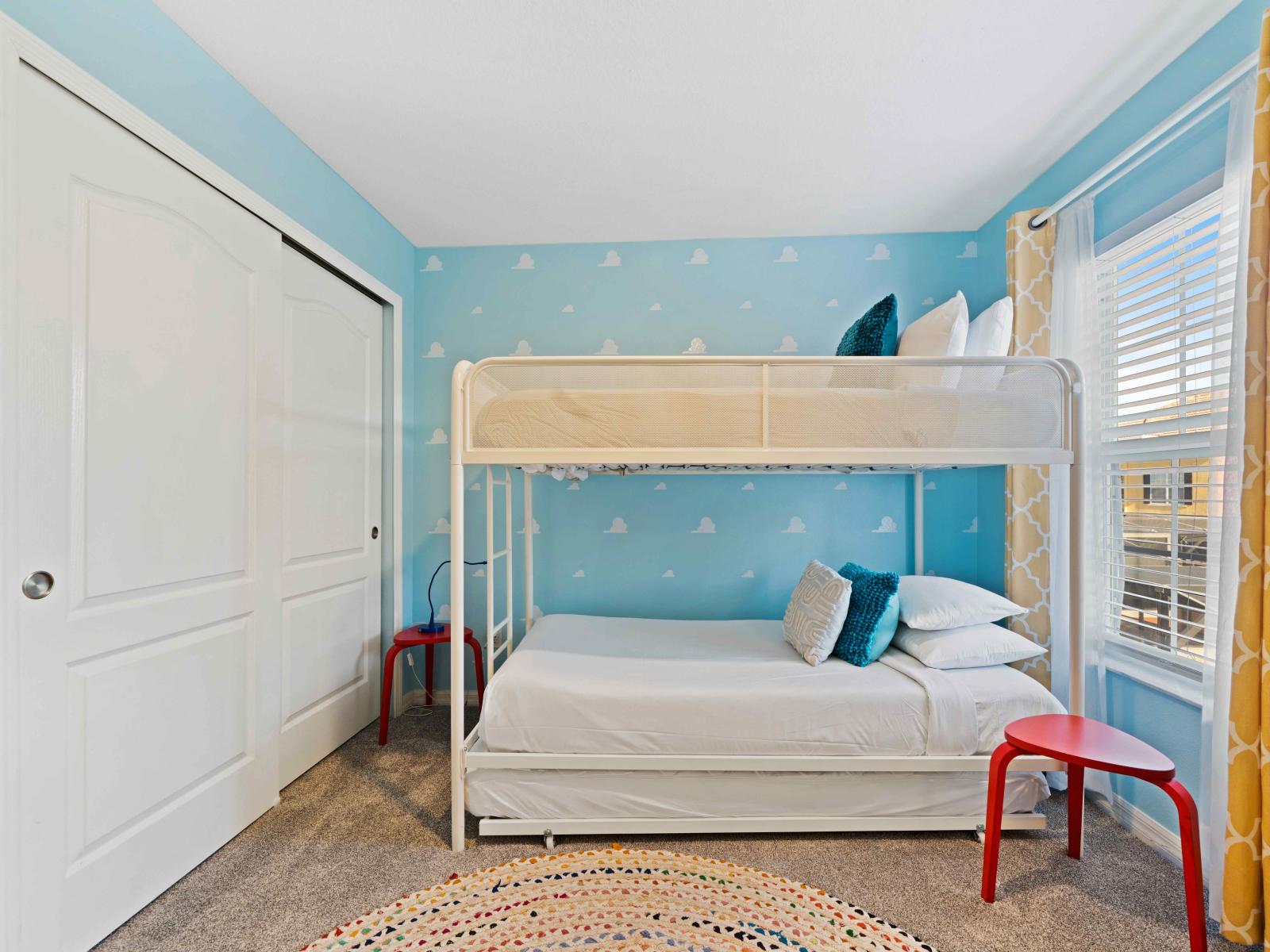 Bright Princess Themed Bedroom of the Townhouse in Kissimmee Florida - Comfy bunker bed - Well-appointed bedroom with neutral tones for a calming atmosphere