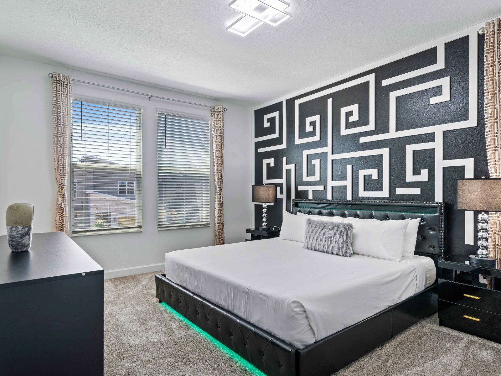 Amazing Bedroom of the home in Davenport - Comfy king size bed - Private bathroom with a walk-in shower - Elegantly carpeted floor - Gloriously designed walls - Availability of TV and Netflix