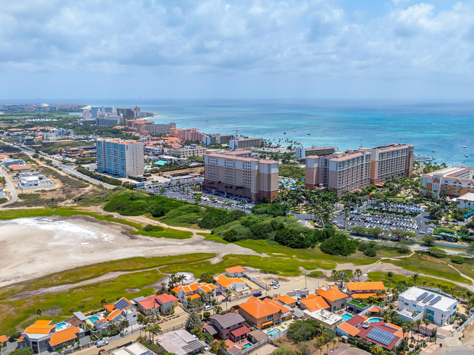 Great location close to the Palm beach strip - Experience the ultimate beach getaway with perfectly located home just minutes from the sand - Escape to paradise in beautifully appointed home, a sanctuary of relaxation and tranquility