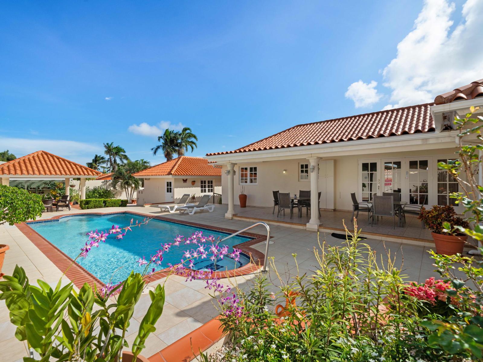 Villa with private pool