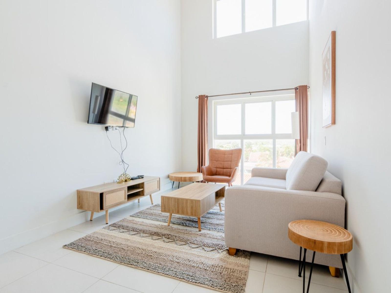 Beautifully decorated Living room