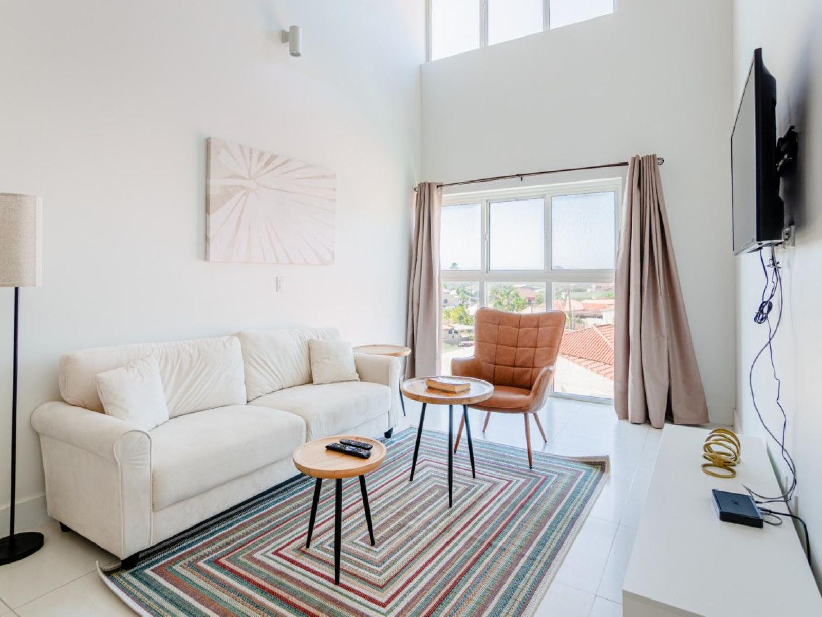 Beautifully decorated Living room