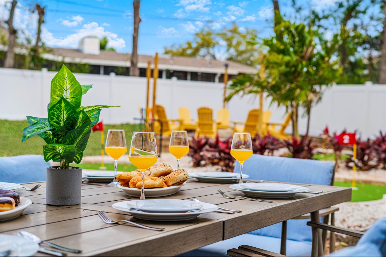 Poolside outdoor dining with a view!