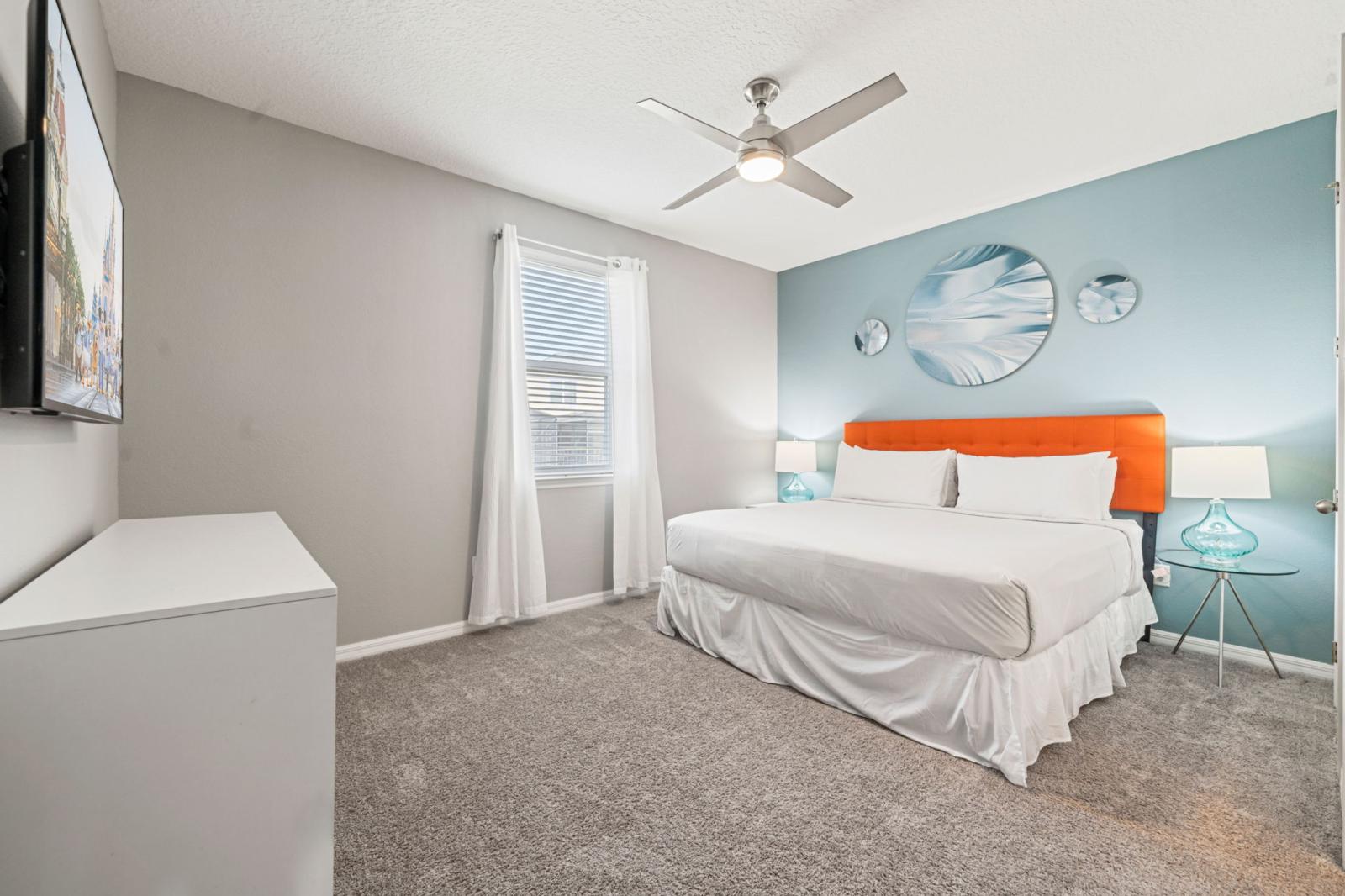 Bedroom 7 with a king size bed and a private bathroom
