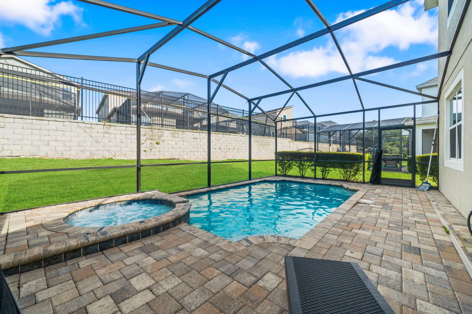 Private pool oasis with spa & BBQ