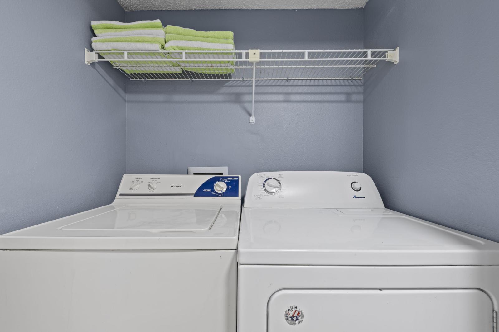 🧺 In-Unit Laundry – Full-size washer and dryer make extended stays and family vacations even easier. Freshen up towels or pack light with laundry right at your fingertips. #LaundryConvenience #FamilyTravel #HomeEssentials