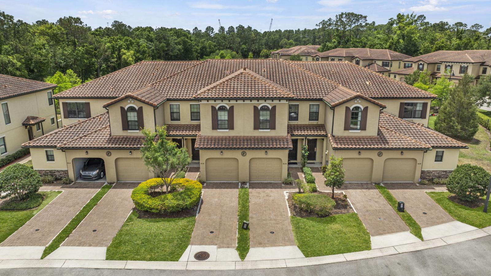 Attractive and well-maintained townhome with charming architectural details, private entrance, and designated parking—welcoming you to a comfortable and stylish stay.