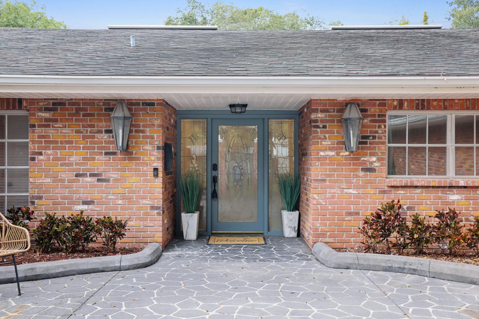 ext front door 495a7809 1 bm0t3r.png