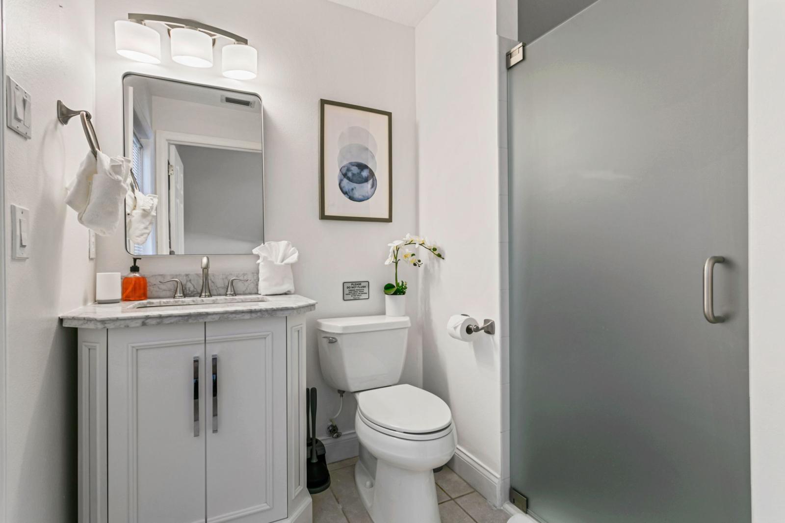 En-Suite Full Bathroom