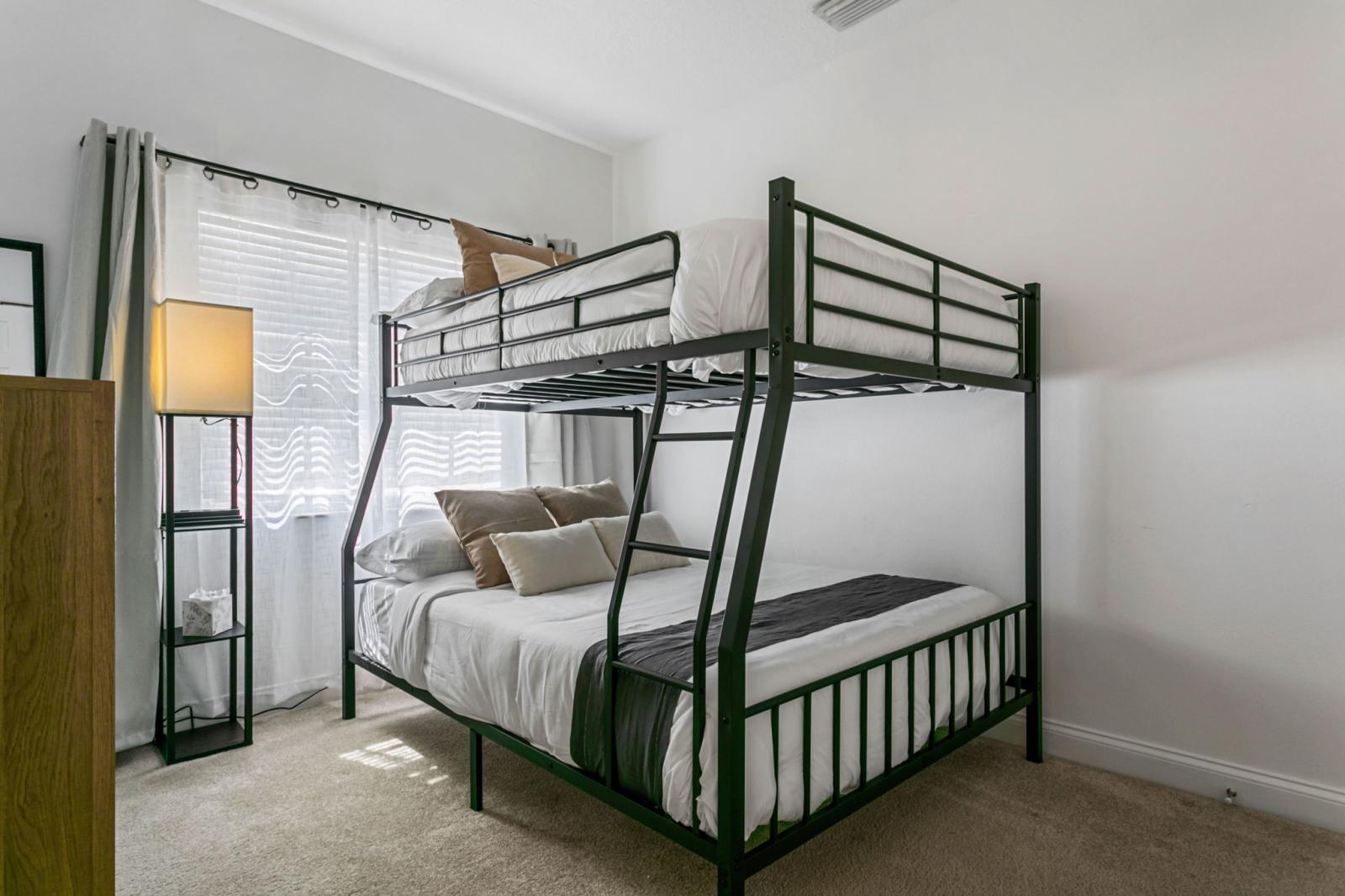 Full/Queen Bunk Room