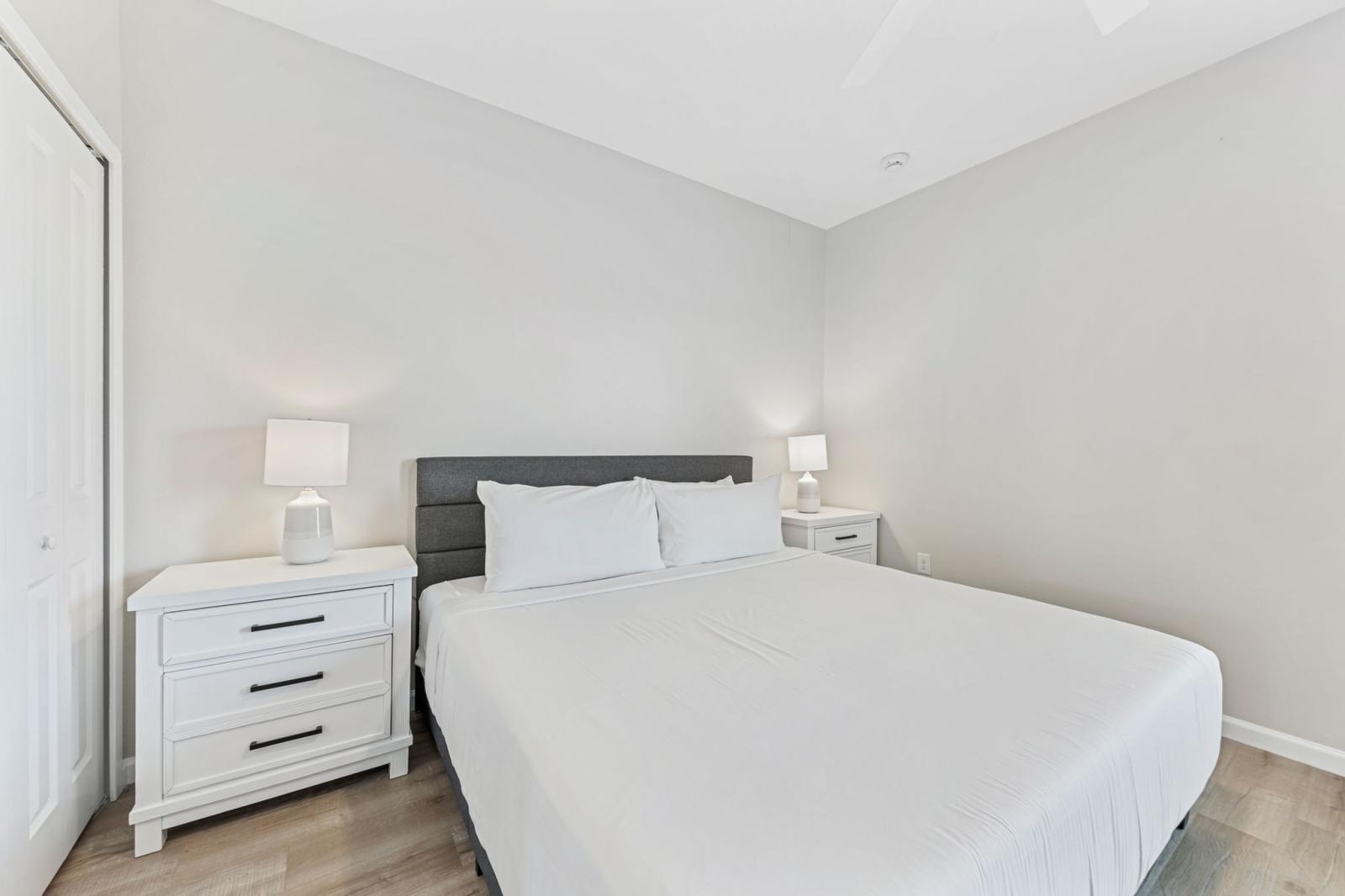 Bedroom 5 with a queen size bed and a private bathroom